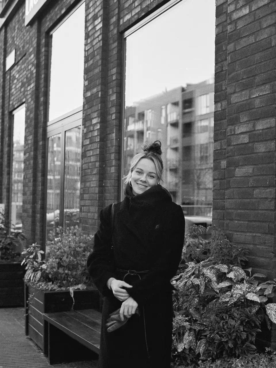 Natural black and white portrait outdoors in Copenhagen