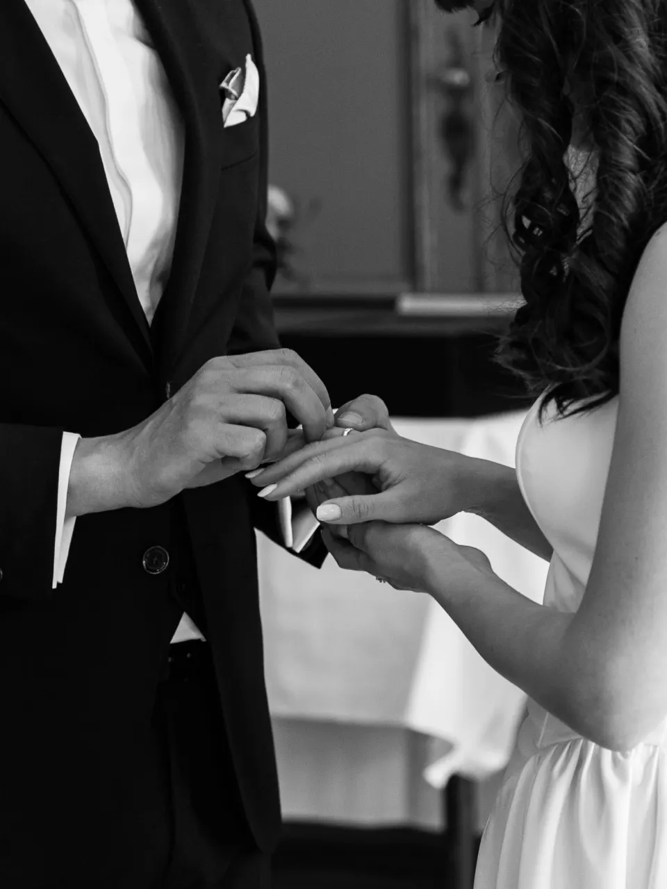 Exchanging wedding rings at a Copenhagen ceremony